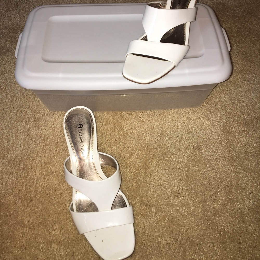 White Wedges